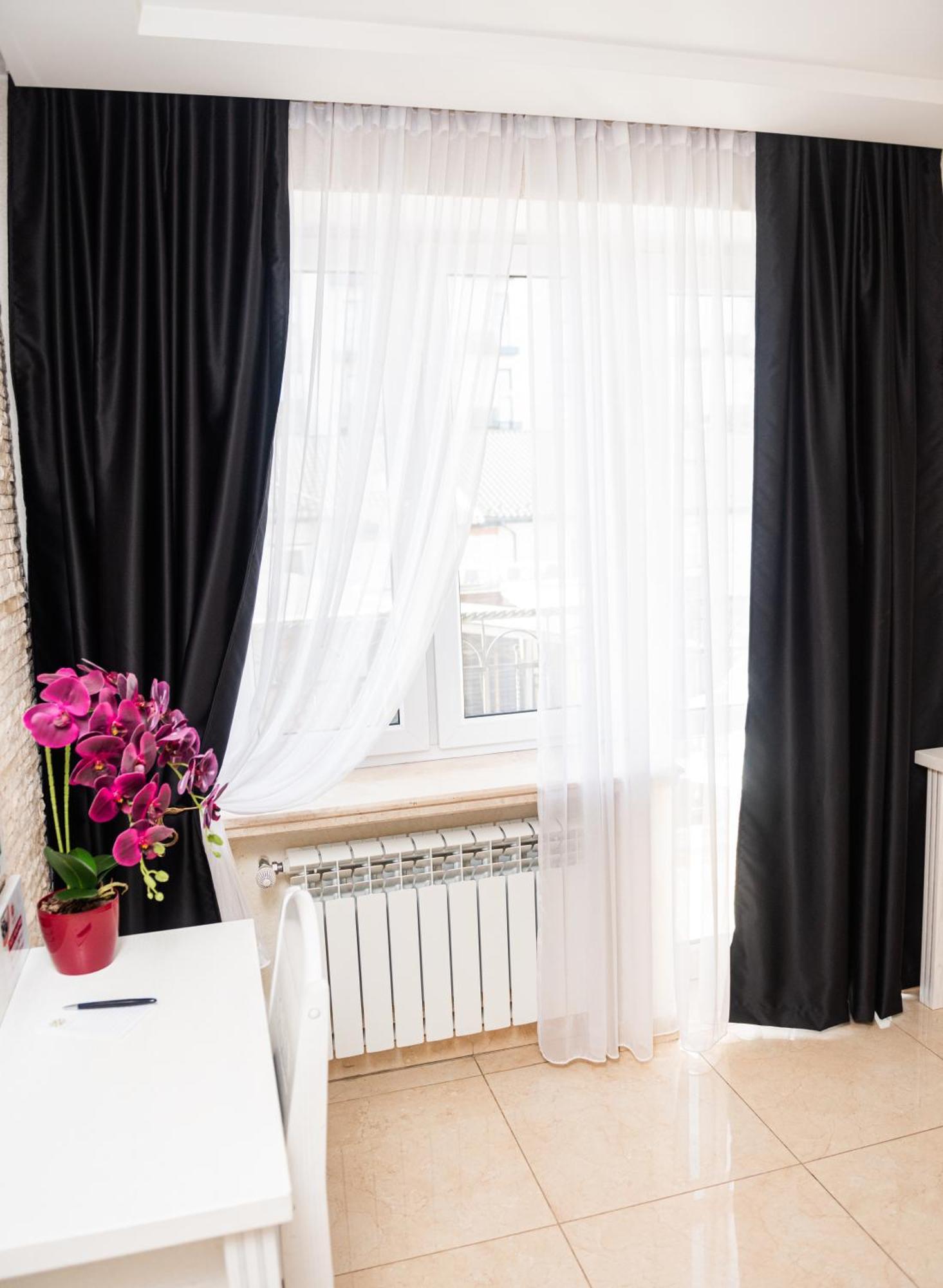 Hoshen Hotel Umany Kültér fotó