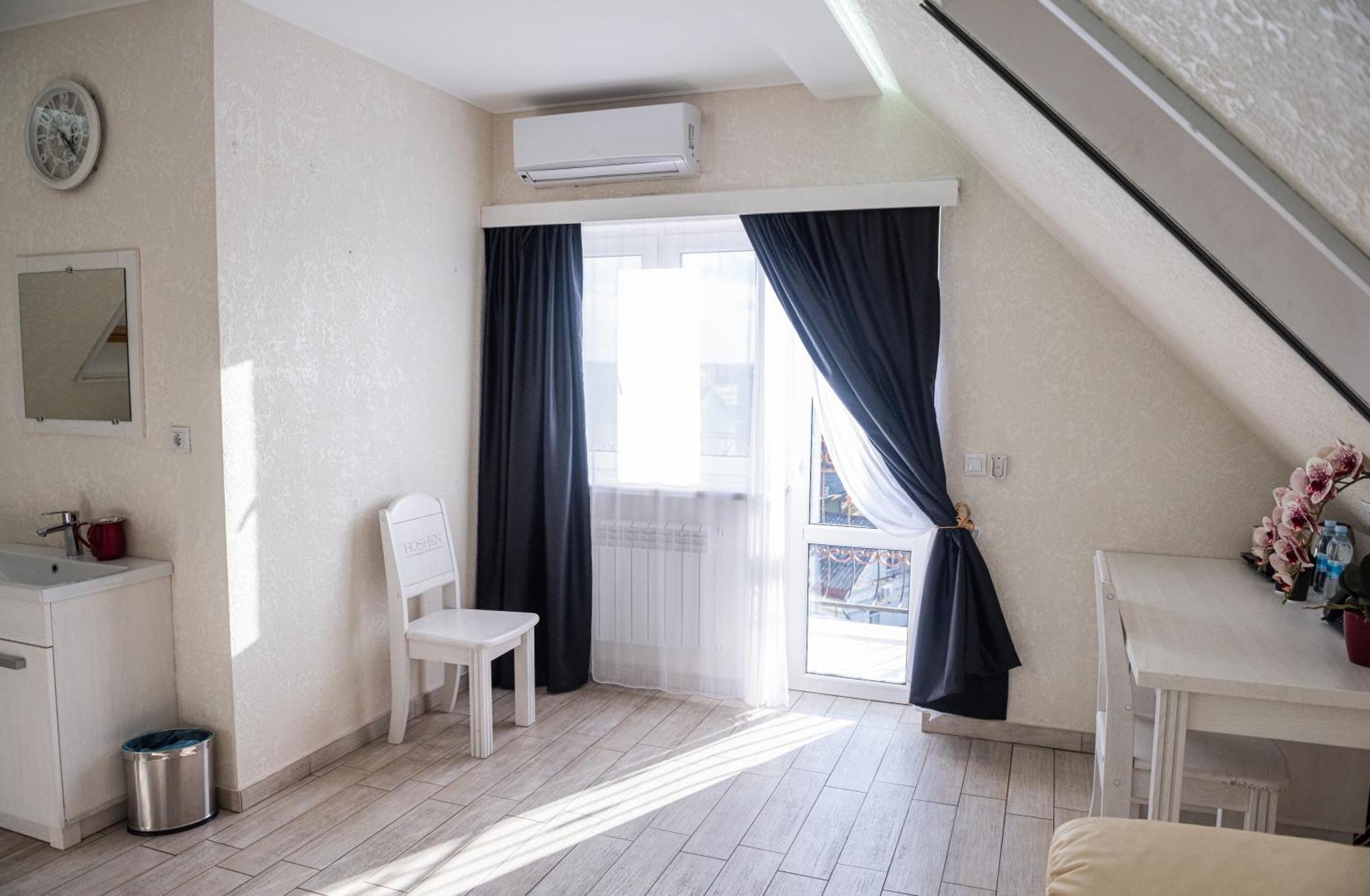 Hoshen Hotel Umany Kültér fotó