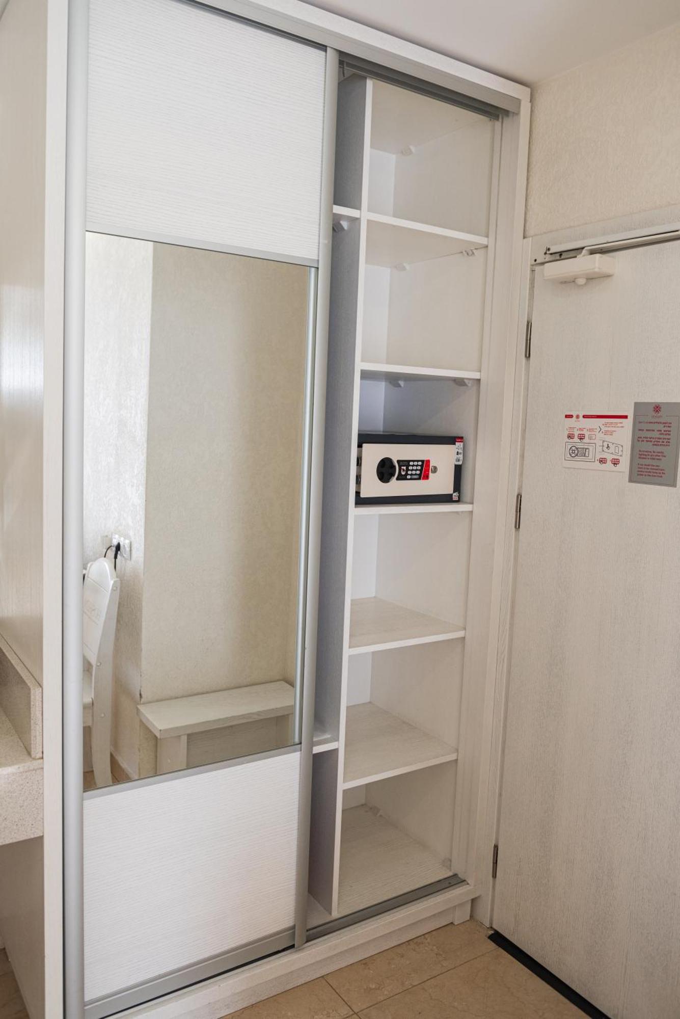 Hoshen Hotel Umany Kültér fotó